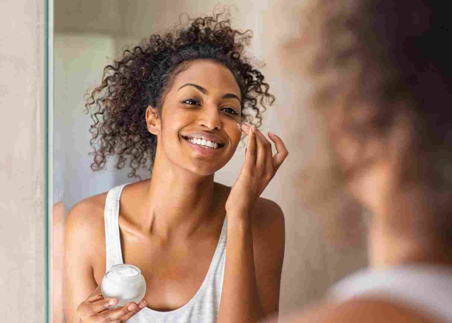 What's the Difference Between Lotions and Moisturizers?